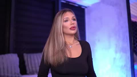 IvyRowa online show from February 2025 07:26:01 PM