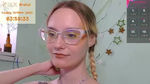 Snapshot of ixsi chatting on July 2026 10:35:01 AM Nina online show from July 2026 10:35:01 AM
