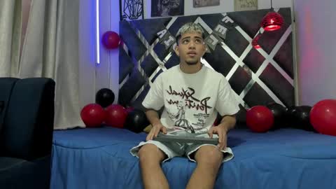 izaack online show from February 2025 12:54:01 PM