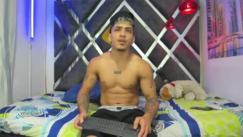 izaack online show from January 2026 08:03:02 PM