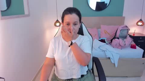 Iza online show from December 2024 07:23:01 PM