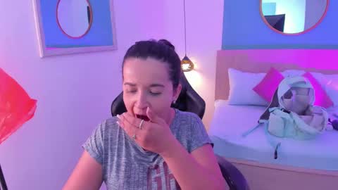 Iza online show from September 2025 02:33:01 AM