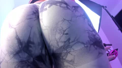 Iza online show from September 2025 02:00:02 PM