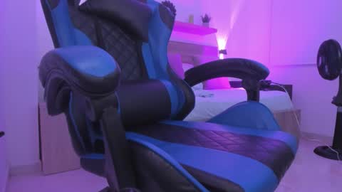 Iza online show from November 2025 01:21:02 PM