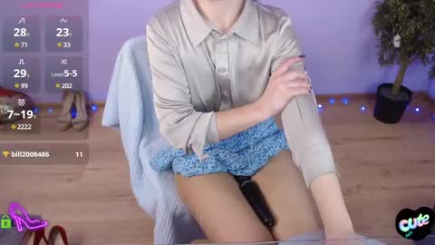 Snapshot of izzy_cam chatting on February 2025 05:38:01 AM Queen of nylon Victoria online show from February 2025 05:38:01 AM