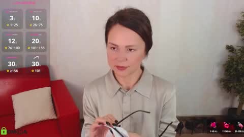 Snapshot of izzy_cam chatting on September 2025 05:29:01 AM Queen of nylon Victoria online show from September 2025 05:29:01 AM
