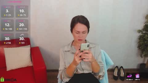 Snapshot of izzy_cam chatting on September 2025 05:18:01 AM Queen of nylon Victoria online show from September 2025 05:18:01 AM
