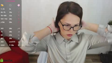 Snapshot of izzy_cam chatting on October 2025 05:25:01 AM Queen of nylon Victoria online show from October 2025 05:25:01 AM