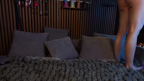 Izzy Inked online show from February 2026 06:57:01 PM