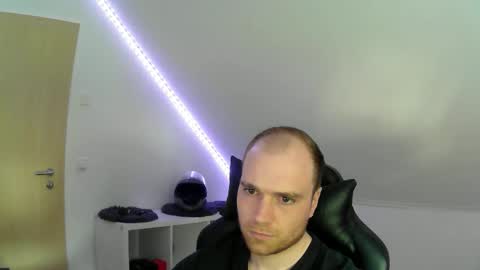 Snapshot of j_german783377 chatting on April 2026 11:18:02 AM here4y online show from April 2026 11:18:02 AM
