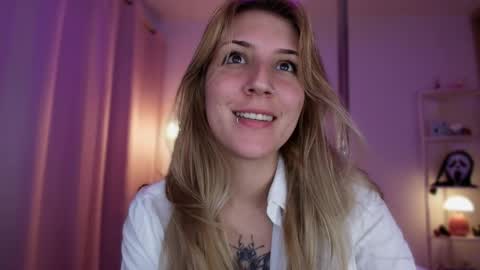 Snapshot of jacky_croft chatting on May 2026 01:44:01 AM Linda Sofia help me get to 100 thumbs up online show from May 2026 01:44:01 AM
