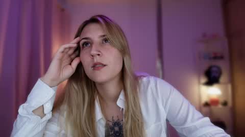 Snapshot of jacky_croft chatting on May 2026 01:47:02 AM Linda Sofia help me get to 100 thumbs up online show from May 2026 01:47:02 AM