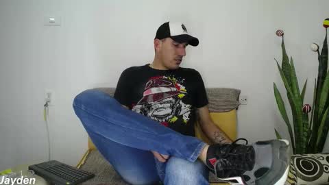 Jacob And Jayden online show from November 2025 07:03:01 PM