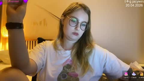 jacywinslat online show from April 2026 11:57:02 AM