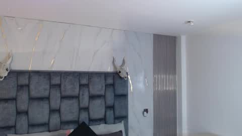 Sara online show from October 2025 12:03:02 PM