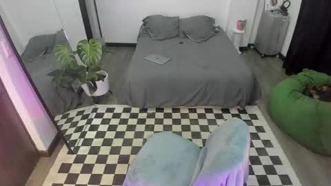 Snapshot of jade_porn chatting on November 2025 10:35:02 AM Jade independent model online show from November 2025 10:35:02 AM