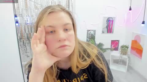 Jade online show from February 2025 08:49:02 PM