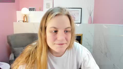 Jade online show from March 2025 08:53:01 PM