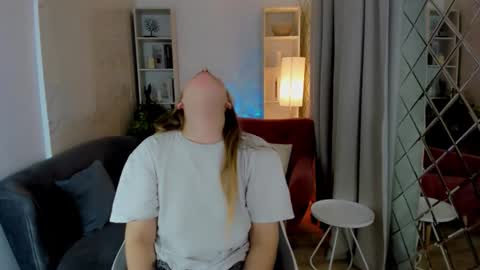 Jade online show from October 2025 10:20:02 PM