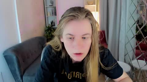 Jade online show from October 2025 02:12:01 PM