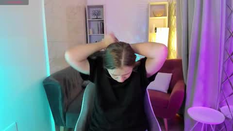 Jade online show from November 2025 08:49:01 PM