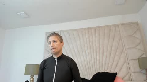 Jade  online show from September 2025 11:36:01 AM