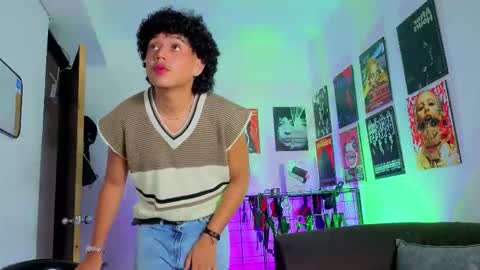 Jade Benett online show from October 2025 03:27:01 AM