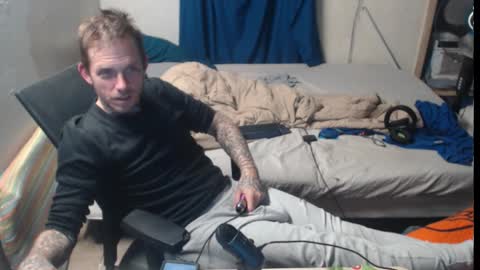 showingitoff online show from November 2025 04:57:02 AM