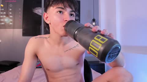 Snapshot of jake33__ chatting on December 2024 09:37:02 PM jake online show from December 2024 09:37:02 PM