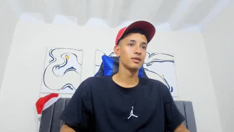 Hi guys im new 3 online show from December 2024 07:52:02 PM