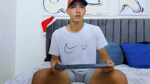 Hi guys im new 3 online show from January 2025 11:49:02 PM