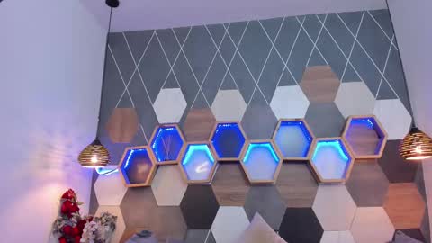   online show from March 2025 01:56:01 AM