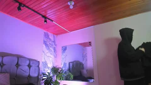 james_adamss_ online show from February 2026 12:05:02 PM