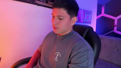 james_cr online show from September 2025 03:33:02 AM