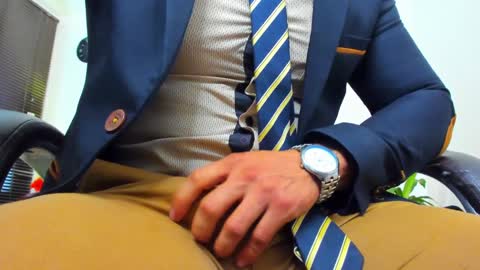 Snapshot of james_thick1 chatting on January 2025 06:31:01 PM James online show from January 2025 06:31:01 PM