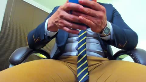 Snapshot of james_thick1 chatting on January 2025 09:46:02 PM James online show from January 2025 09:46:02 PM