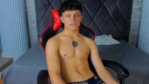 Snapshot of jamesgolden_ chatting on March 2025 03:31:01 PM jamesgolden_ online show from March 2025 03:31:01 PM