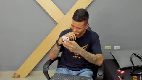 Snapshot of jamesinked_ chatting on December 2024 09:44:02 PM Jamesinked online show from December 2024 09:44:02 PM