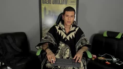 Snapshot of jamesinked_ chatting on February 2025 01:58:01 AM Jamesinked online show from February 2025 01:58:01 AM