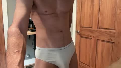 James likes you online show from January 2025 08:10:02 PM