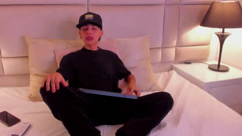 jamess_ford online show from January 2025 02:10:01 PM