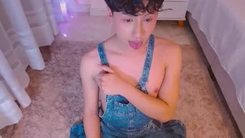 Snapshot of jamieash chatting on October 2025 01:06:02 AM Jamie femboy online show from October 2025 01:06:02 AM