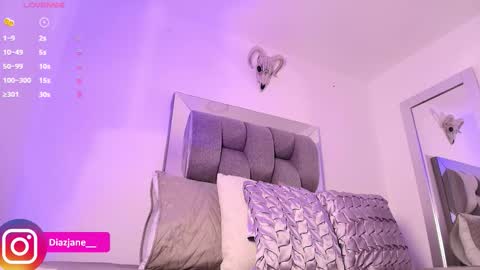 Jennifer online show from November 2025 02:44:01 AM