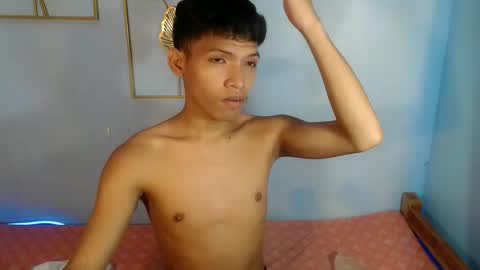 janlloyd04 online show from May 2026 10:43:02 AM