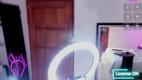 Snapshot of janna_foxx chatting on June 2026 04:23:01 AM Janna online show from June 2026 04:23:01 AM