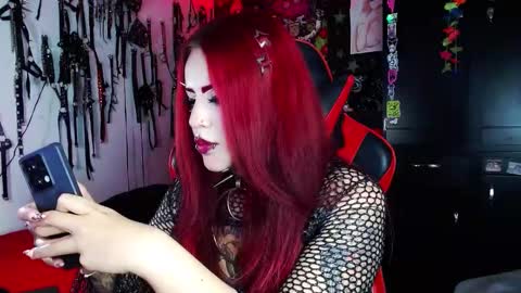 Snapshot of janna_ink chatting on December 2024 01:18:01 AM      online show from December 2024 01:18:01 AM