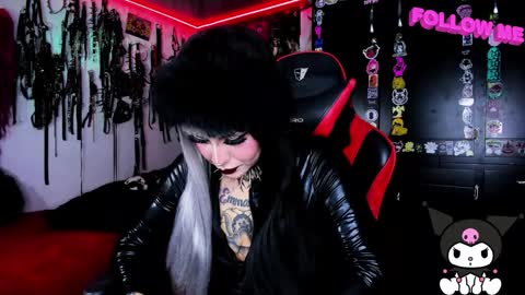 Snapshot of janna_ink chatting on October 2025 10:40:02 PM      online show from October 2025 10:40:02 PM