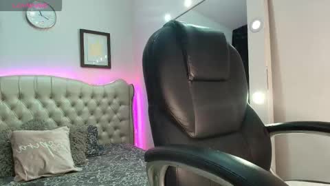 Janna    online show from January 2026 11:15:02 AM