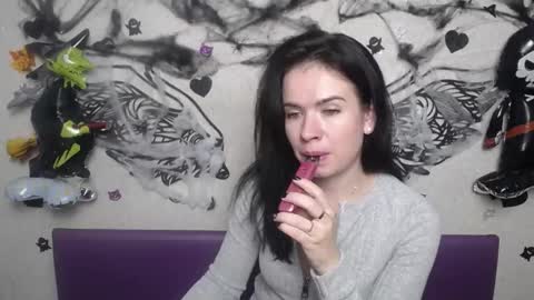 JasmineKouch online show from November 2025 08:43:01 PM