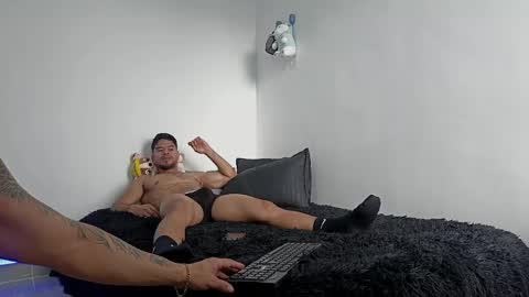 Javier online show from April 2026 09:50:02 PM